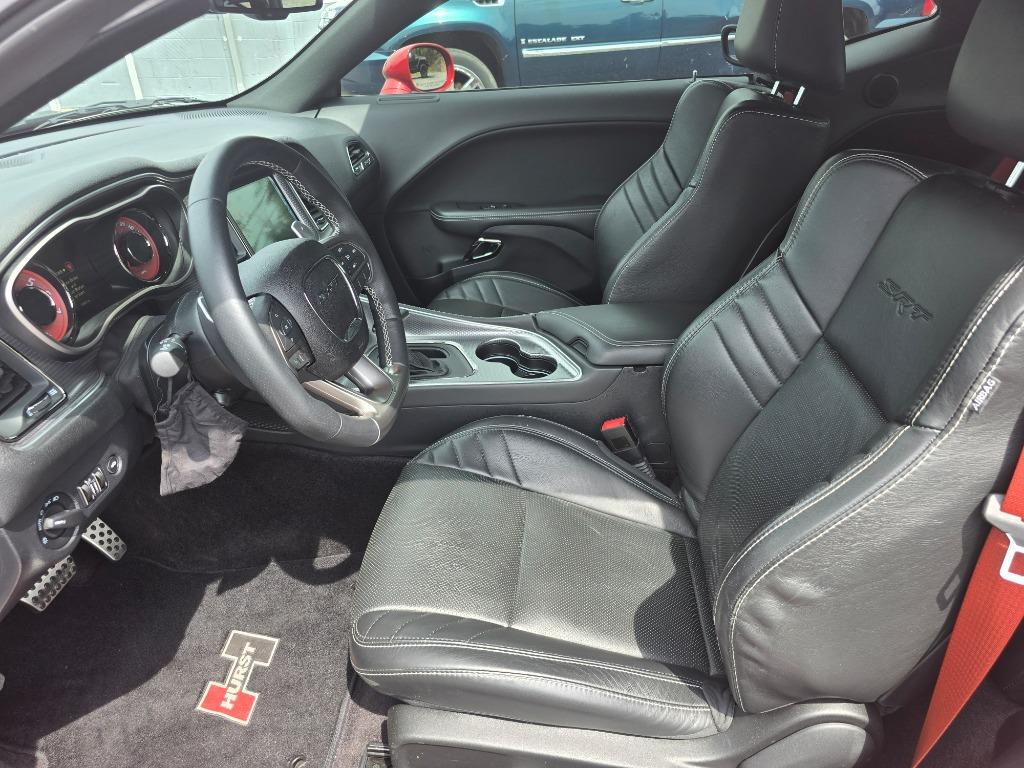 2016 Dodge Challenger SRT - Photo 10