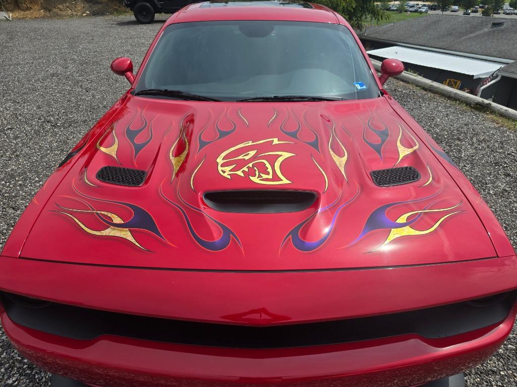 2016 Dodge Challenger SRT - Photo 9