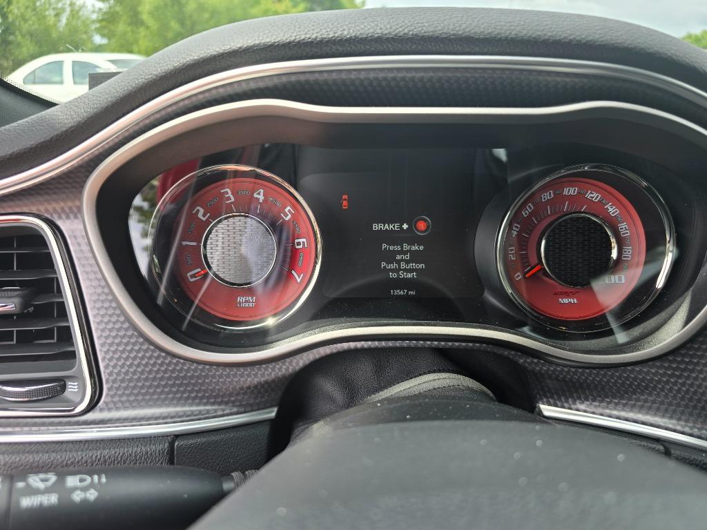 2016 Dodge Challenger SRT - Photo 12